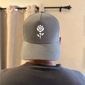 Gray Hat with White Rose Logo (Fiori Golf)